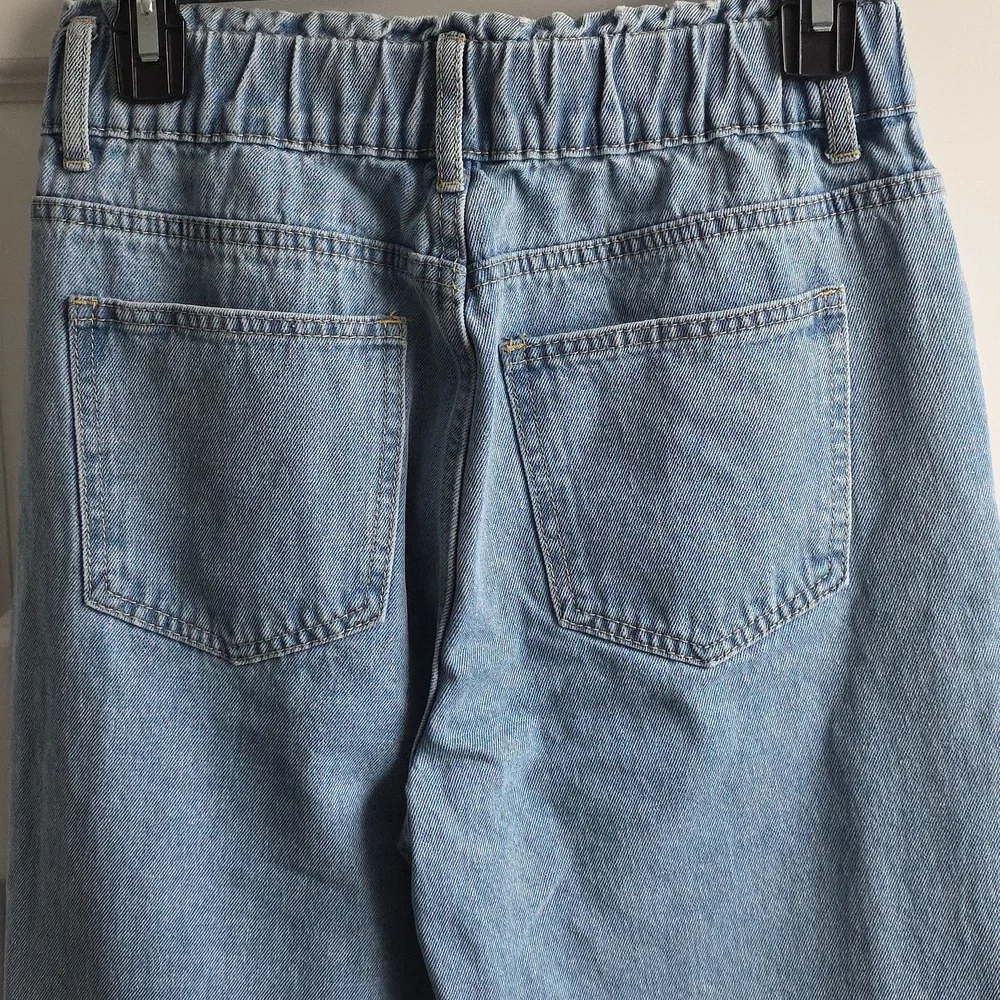 High-Waisted Mom Jeans Medium G136